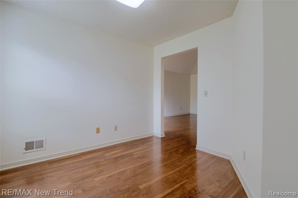 41404 BELDEN Circle, Novi, MI — Photo 9