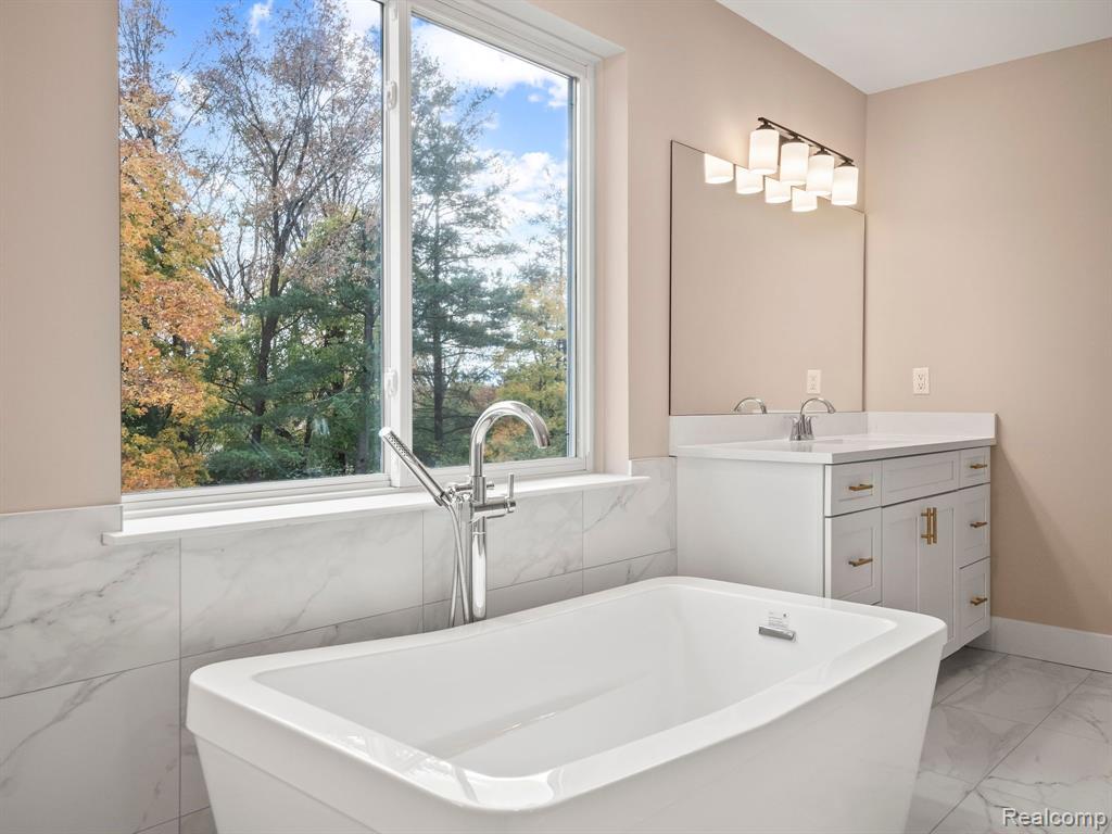 929 KIMBERLY Court, Troy, MI 48098 — Photo 22