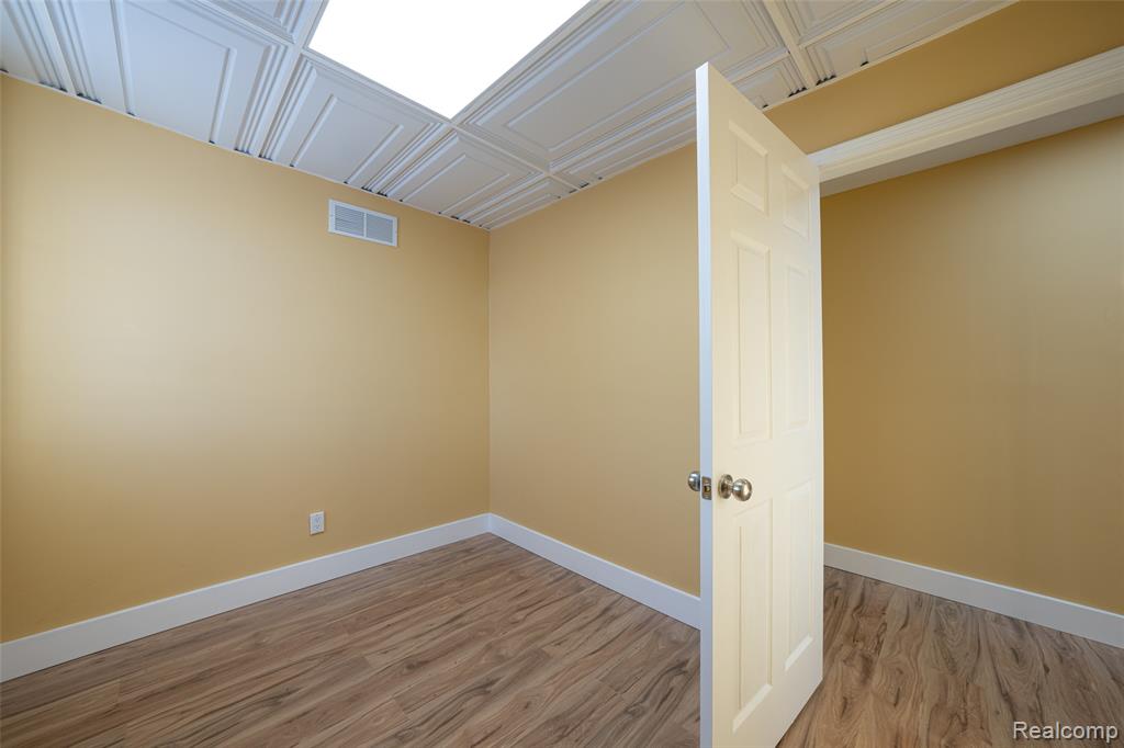 1095 W Huron Street, Waterford, MI 48328 — Photo 25