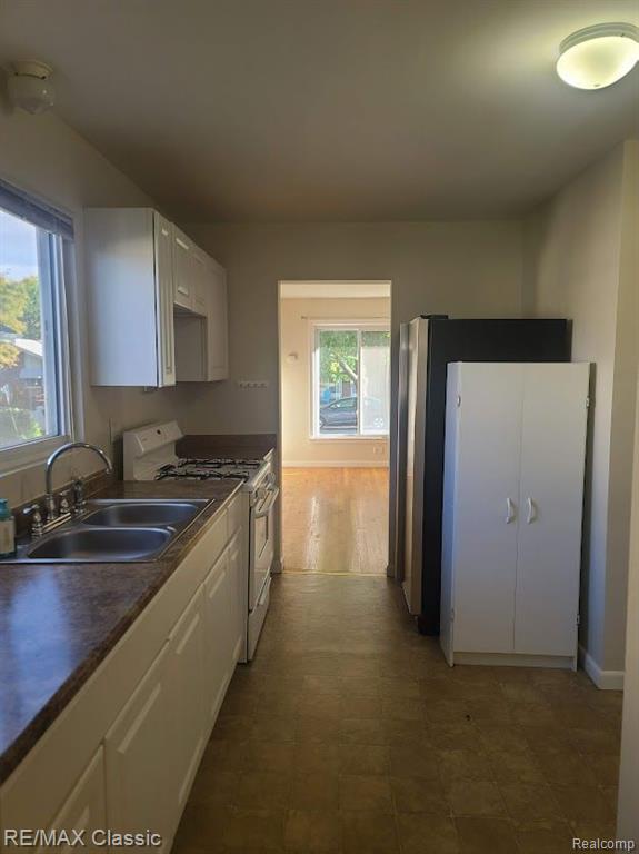 937 E ANNABELLE Avenue, Hazel Park, MI 48030 — Photo 10