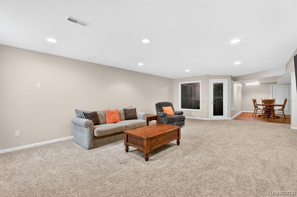 2562 Sequoia Court, Bloomfield, MI 48304 — Photo 37