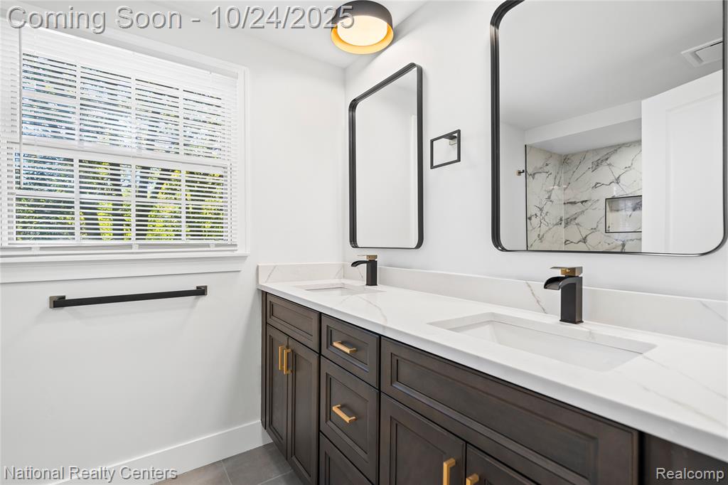 4427 Westover Drive, West Bloomfield, MI 48323 — Photo 31