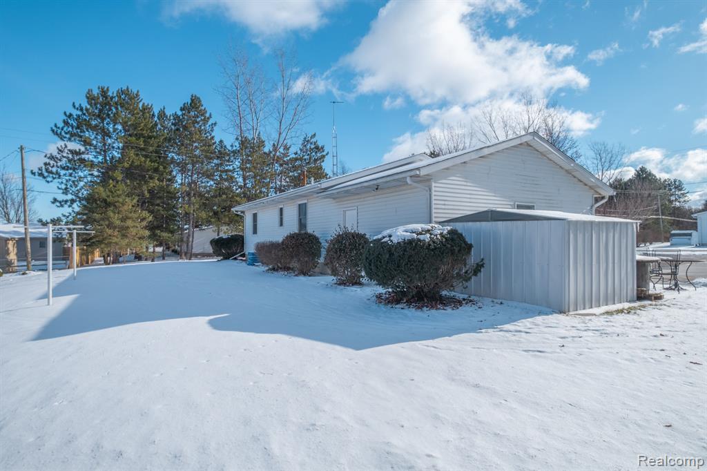 715 E TURNER Street, Mayville Vlg, MI 48744 — Photo 28