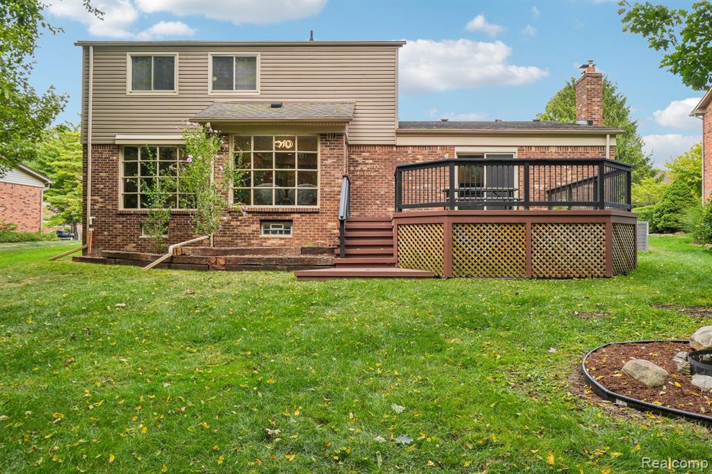 585 Timberline Drive, Rochester Hills, MI 48309 — Photo 31