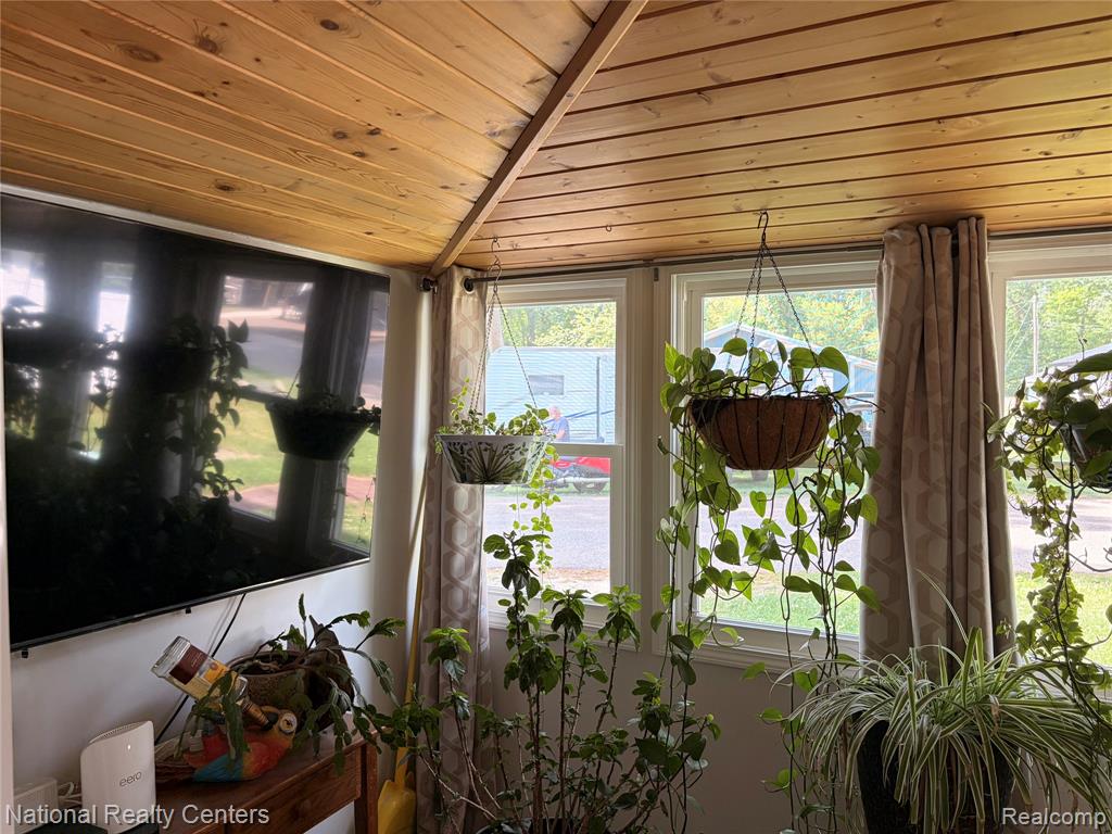 2025 Parkwood Court, Brooklyn, MI 49230 — Photo 22
