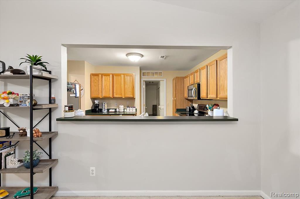 52232 Heatherstone Avenue, Macomb, MI 48042 — Photo 12