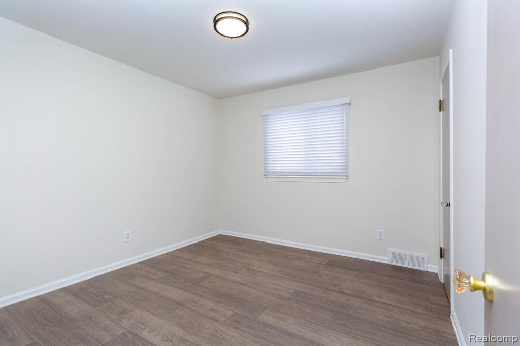 542 S Manitou Avenue, Clawson, MI — Photo 25