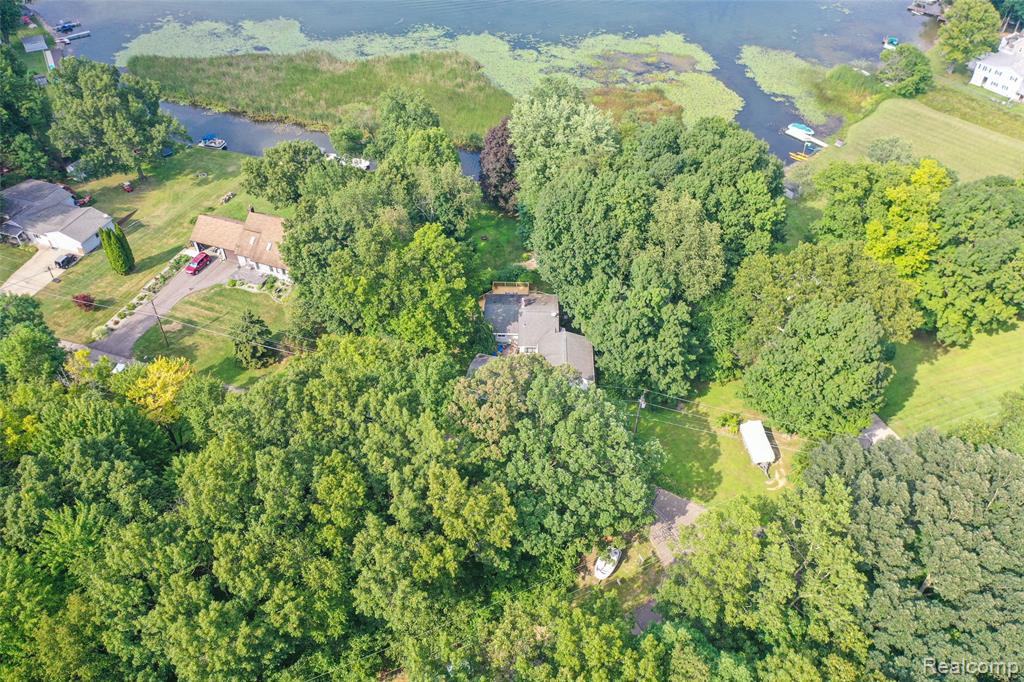 1938 Lakeview Drive, Lapeer, MI 48446 — Photo 40