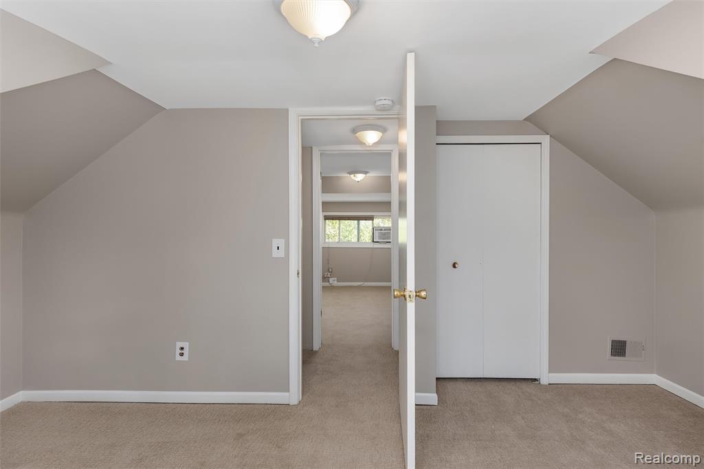 712 Golf Avenue, Royal Oak, MI 48073 — Photo 13