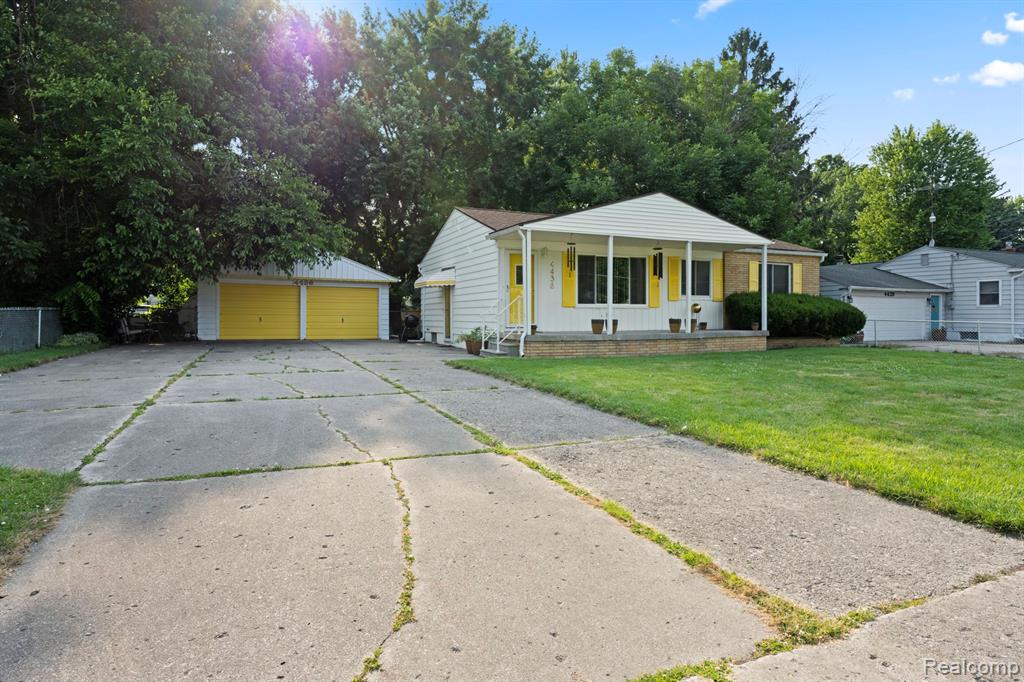4436 Carmanwood Drive, Flint, MI 48507 — Photo 3