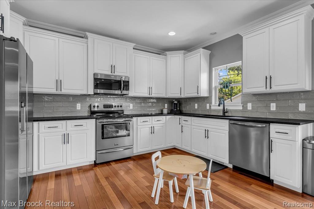 706 Chambers Street, Royal Oak, MI 48067 — Photo 7