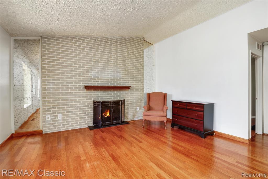 41716 ONAWAY Drive, Northville, MI 48167 — Photo 6
