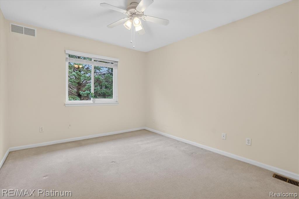 3341 DEWDROP, Howell, MI 48843 — Photo 31