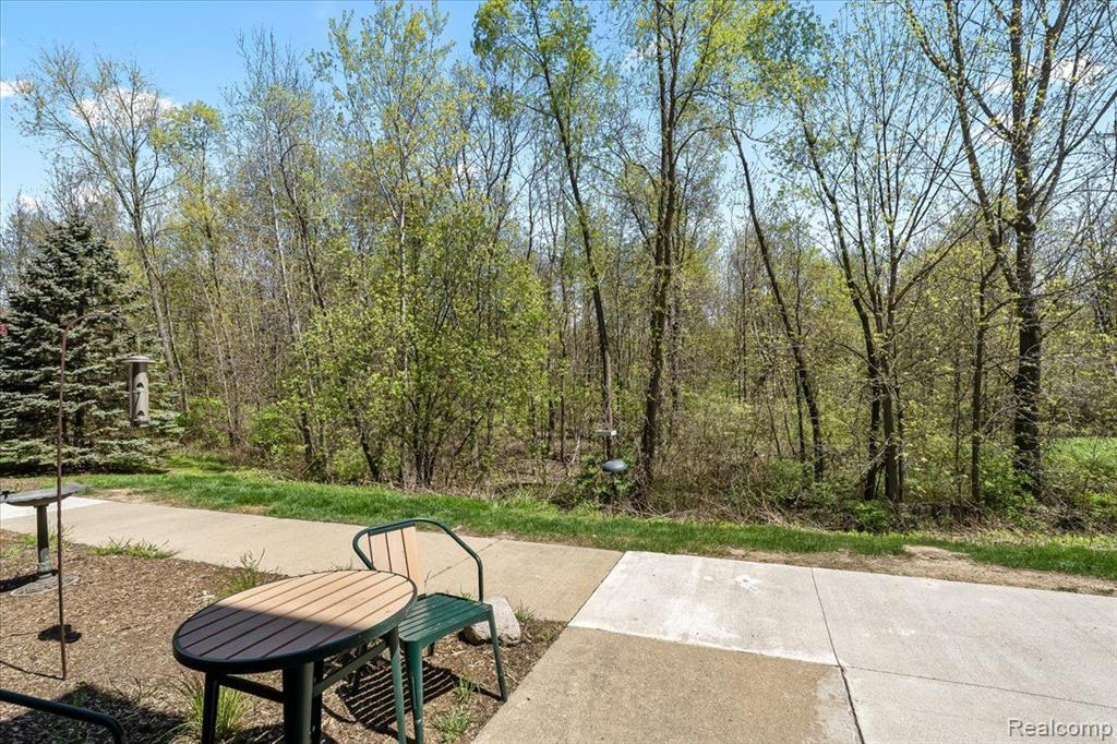 769 ABBINGTON Court, Howell, MI 48843 — Photo 2