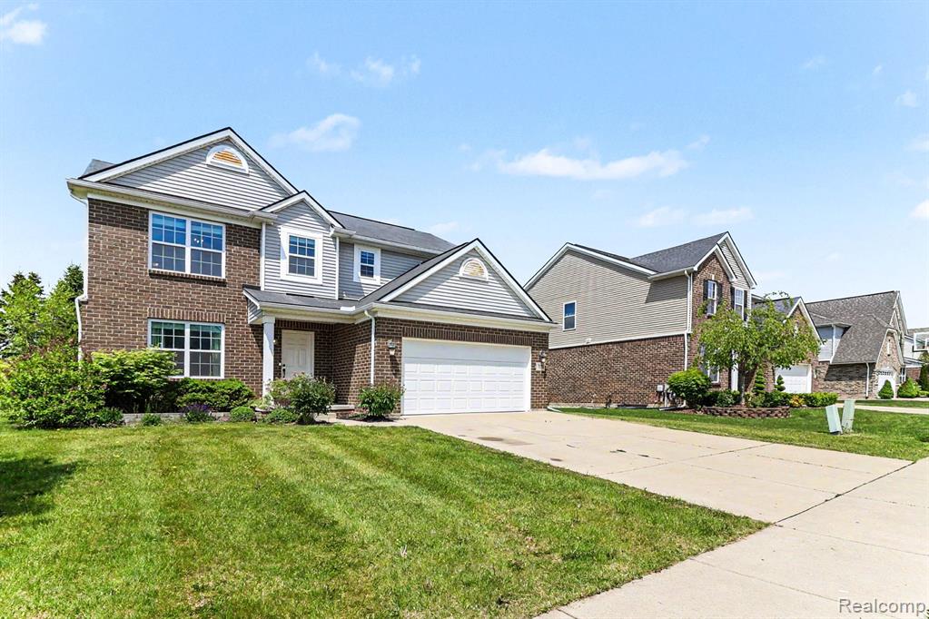 7558 Abigail Dr, Ypsilanti, MI 48198 — Photo 2