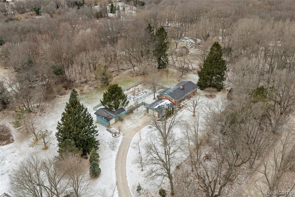 9801 Gibbs Road, Clarkston, MI 48348 — Photo 41