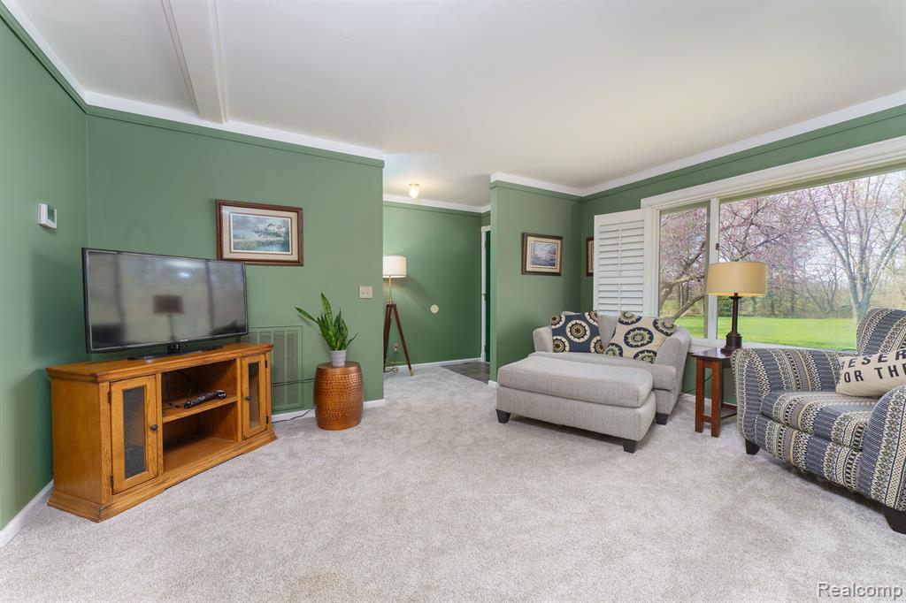 9333 W COON LAKE Road, Gregory, MI 48137 — Photo 5