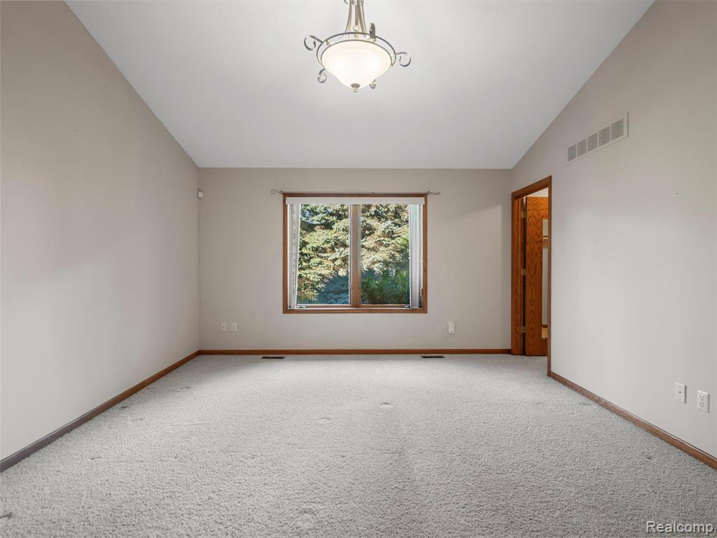 58291 Pleasant View Court, Washington, MI — Photo 11