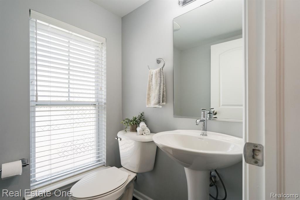 69 Kaprol Drive, Troy, MI 48098 — Photo 15
