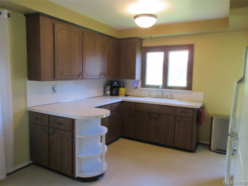 28325 Elmdale Street, Saint Clair Shores, MI 48081 — Photo 12