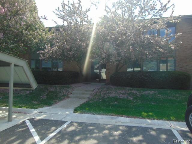 359 CONCORD PL APT 4, Bloomfield Hills, MI 48304