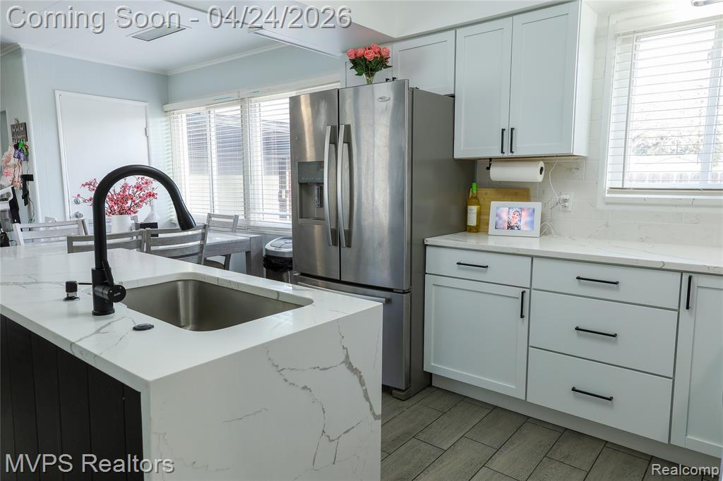 5217 Streefkerk Dr Drive, Warren, MI 48092 — Photo 9