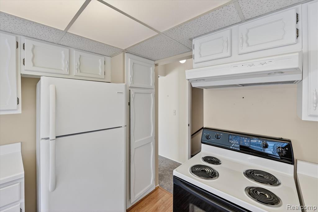 18268 University Park Drive, Livonia, MI, 48152