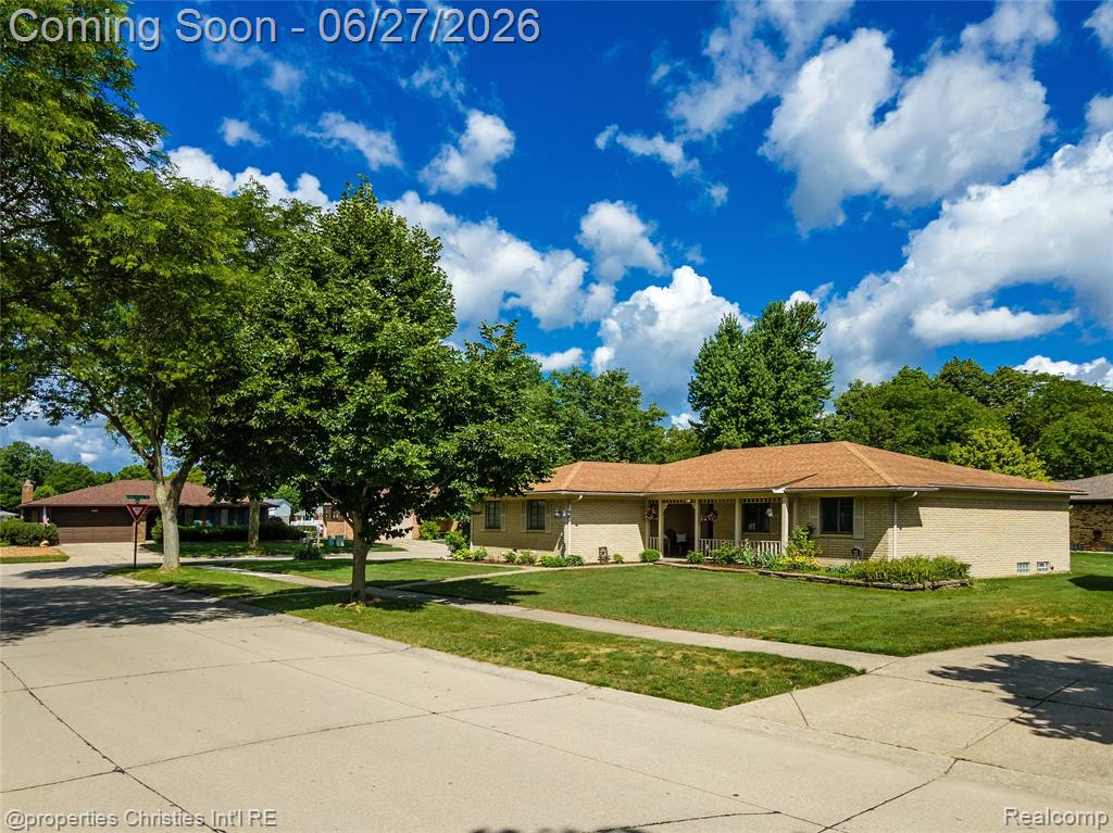 6805 Emerald Shores Drive, Troy, MI 48085 — Photo 53