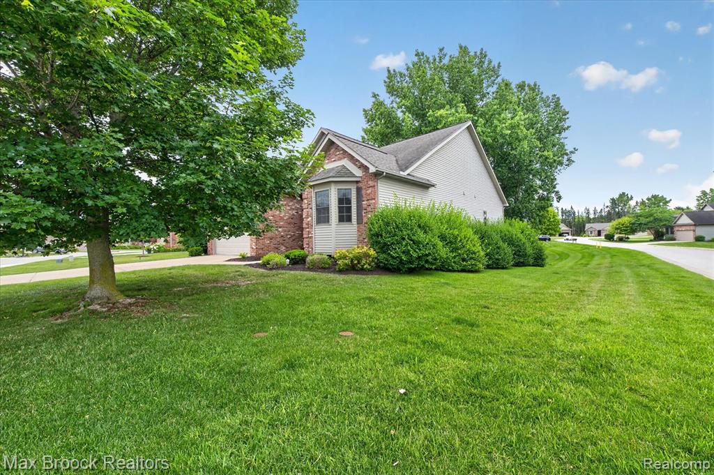 13141 Harbor Landings Drive, 76, Fenton, MI 48430 — Photo 3
