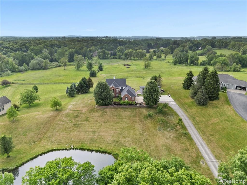 2160 W Buell Road, Oakland, MI — Photo 3