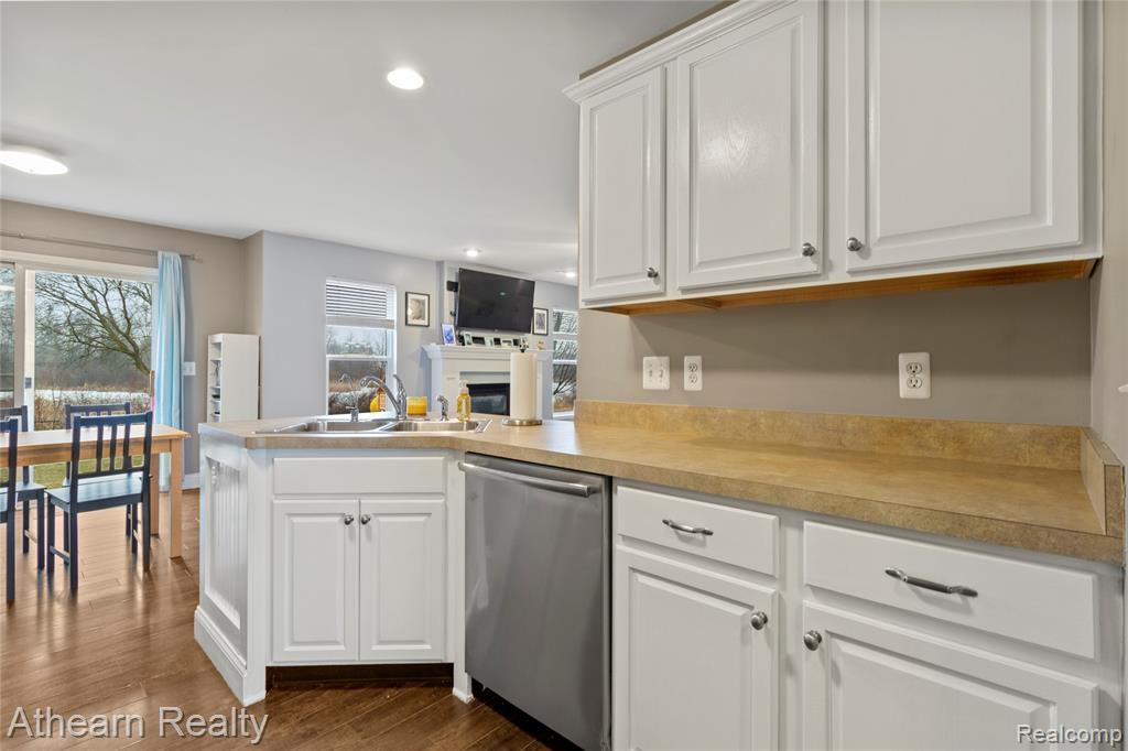 4335 Pondview Drive, Swartz Creek, MI 48473 — Photo 11