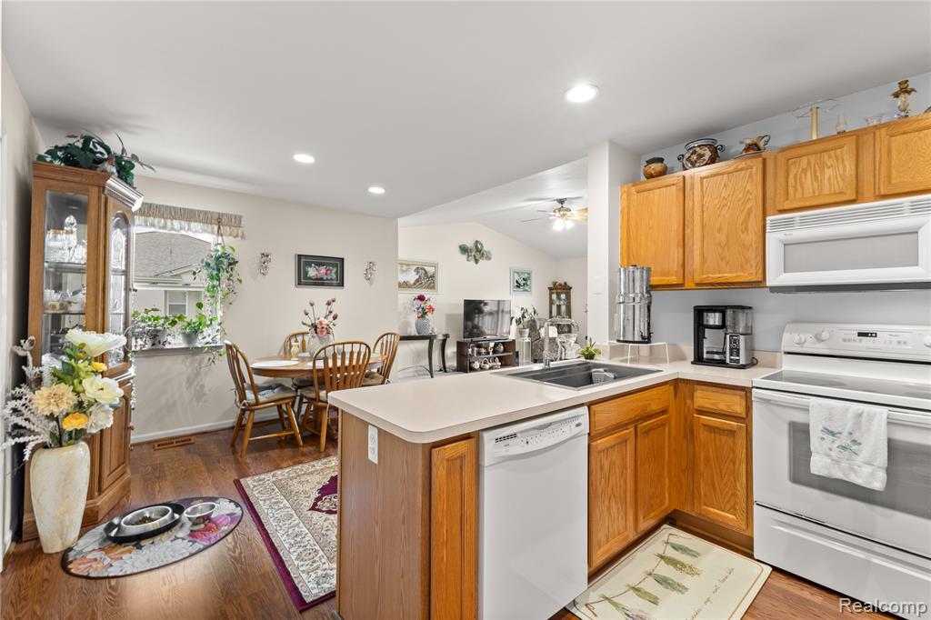 11000 Hayes Street, Grand Blanc, MI 48439 — Photo 17
