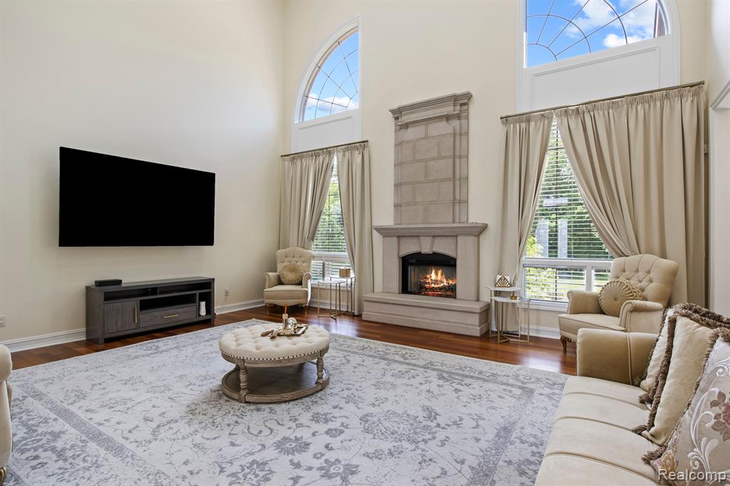 8151 ROLLING MEADOWS Drive, Canton, MI 48187 — Photo 27