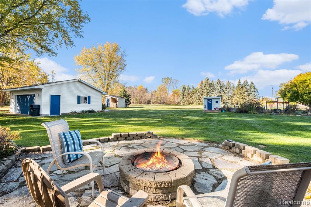 7030 Porter Road, Grand Blanc, MI 48439 — Photo 33