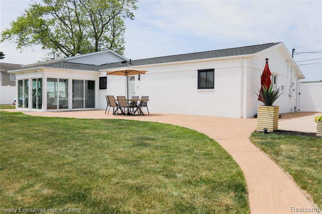 38146 Mast Street, Harrison Township, MI — Photo 19