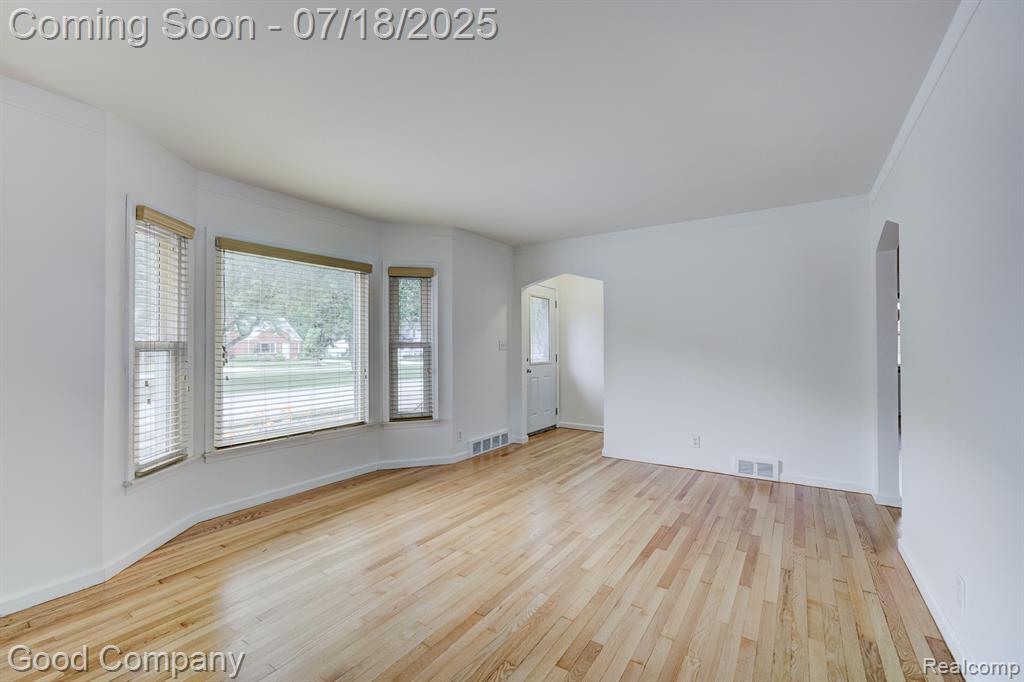 923 E 4th Street, Royal Oak, MI 48067 — Photo 2