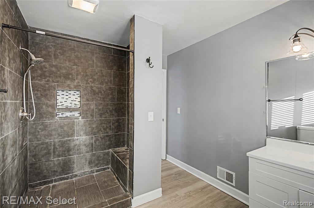 5233 Sagamore Drive, Swartz Creek, MI 48473 — Photo 18