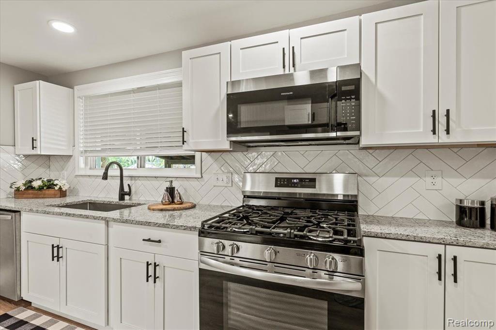 25 PEARL Street, Oxford, MI 48371 — Photo 10