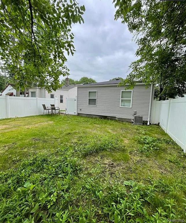 27865 BRETTONWOODS Street, Madison Heights, MI 48071 — Photo 9