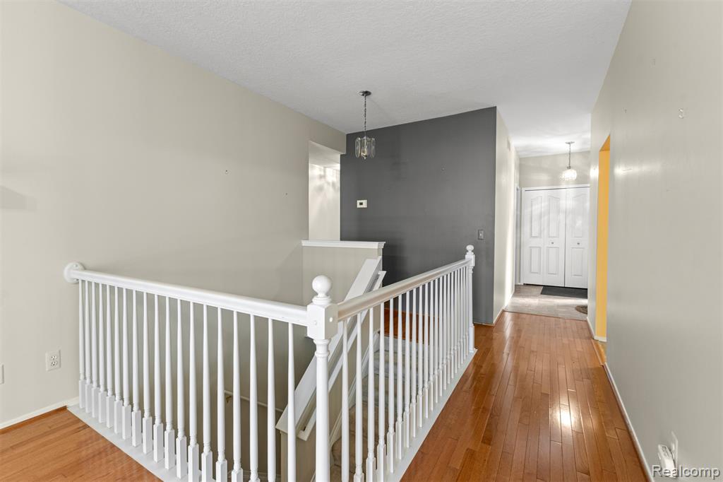 6546 Quail Run Circle, Westland, MI — Photo 5
