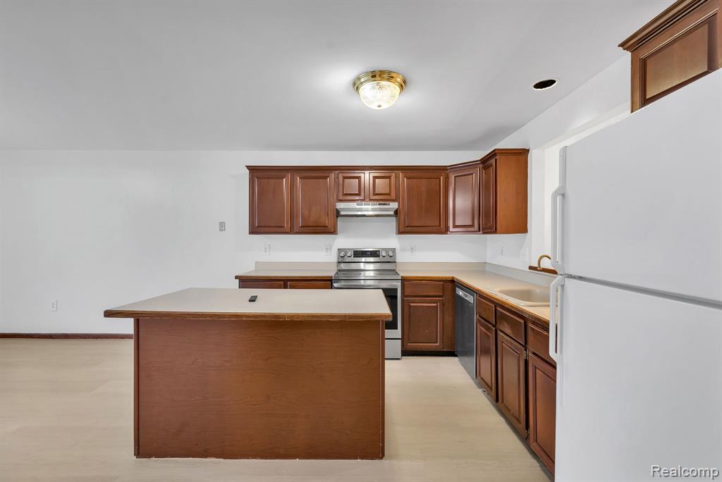 852 N Beech Daly Road, Dearborn Heights, MI 48127 — Photo 11