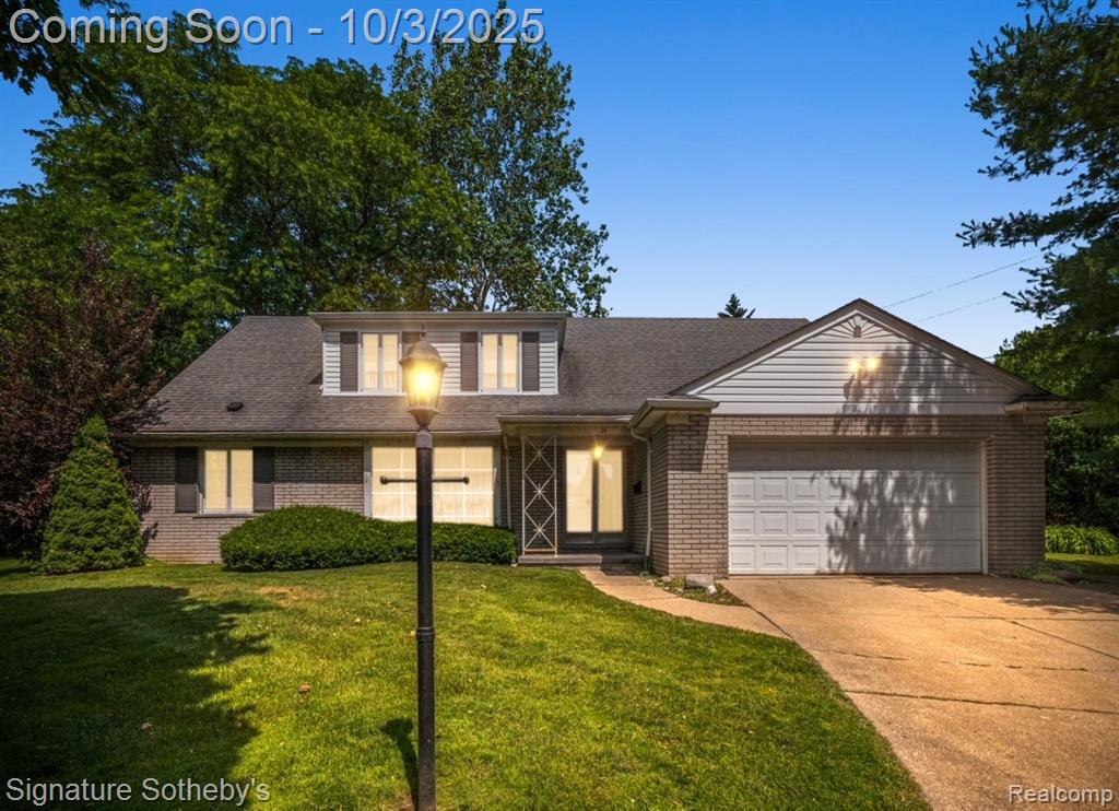 24 Moorland Drive, Grosse Pointe Shores, MI 48236 — front exterior