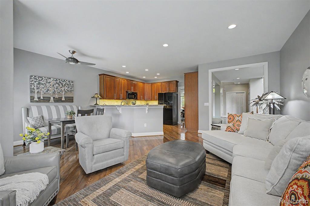 44617 Broadmoor Circle N, Northville, MI 48168 — Photo 10