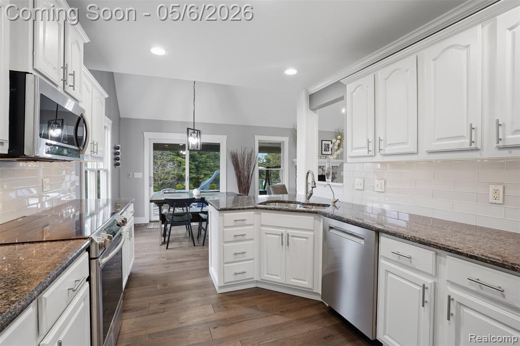 9648 Mohican Court, Pinckney, MI 48169 — Photo 15