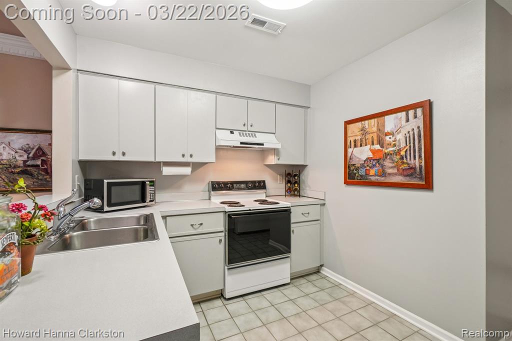 6819 Fox Lane, Waterford, MI 48327 — Photo 12