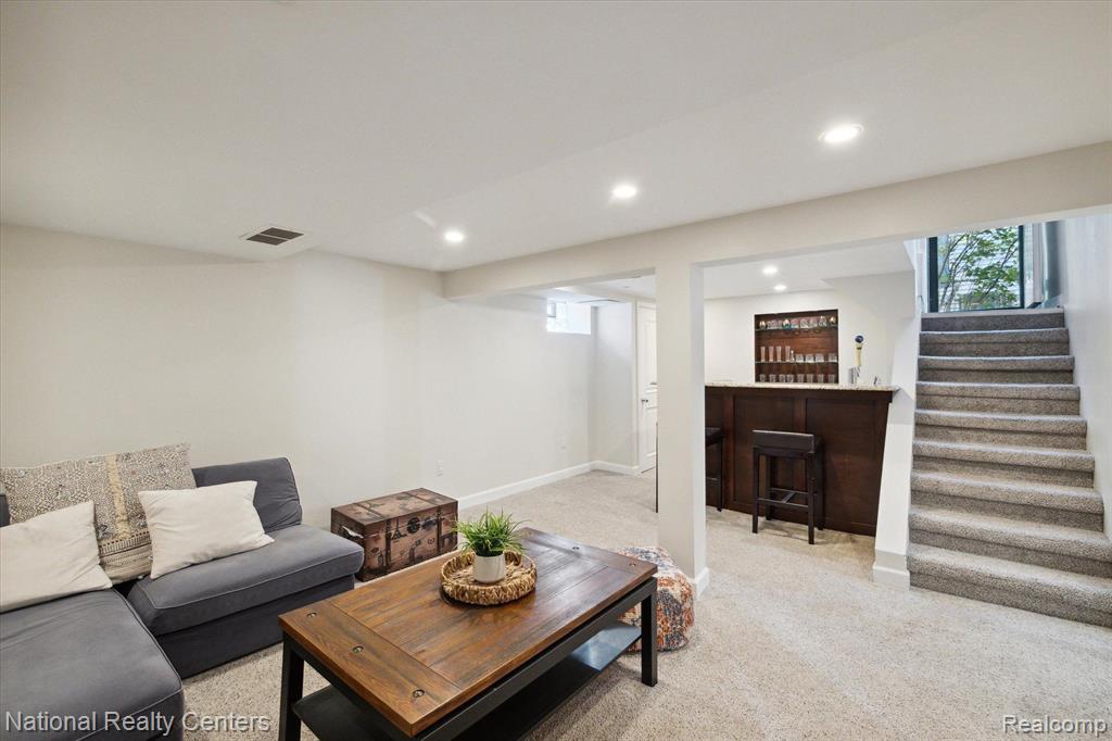 913 ORCHARD GROVE Drive, Royal Oak, MI 48067 — Photo 29