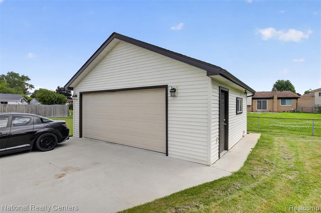 40014 Eagle Drive, Sterling Heights, MI 48310 — Photo 6