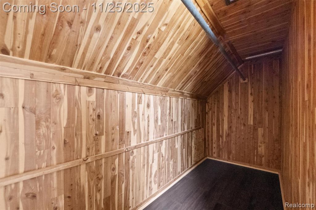 13111 Nadine Avenue, Huntington Woods, MI — Photo 27