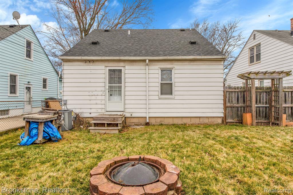6867 MAYFAIR Street, Taylor, MI 48180 — Photo 20