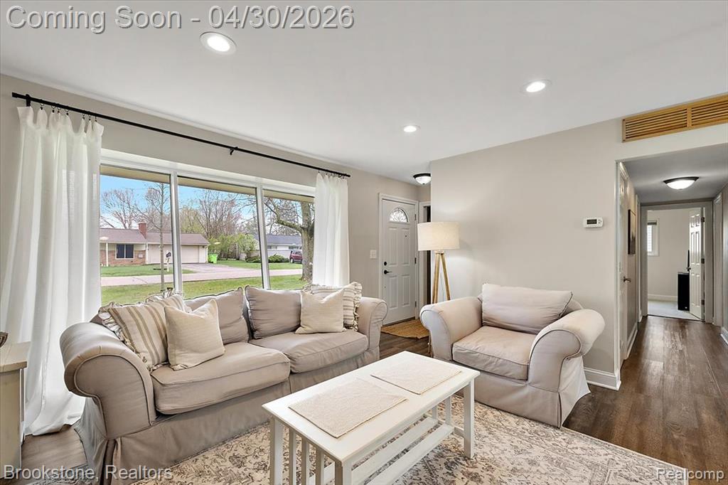 1759 Ashstan Drive, Walled Lake, MI 48390 — Photo 5